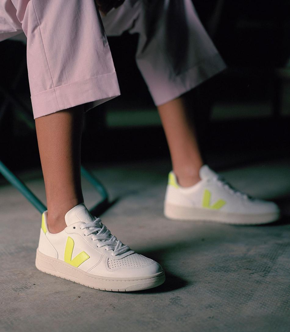 Veja V-10 Leather Jaune Fluo Outlet Adults White | FAUUI18783