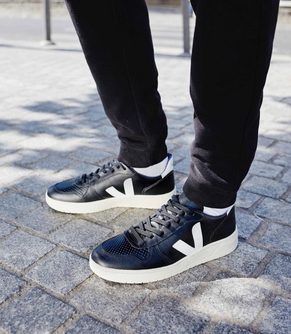 Veja V-10 Leather Sole Outlet Adults Black White | AAUWC52876